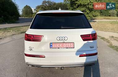 Внедорожник / Кроссовер Audi Q7 2016 в 