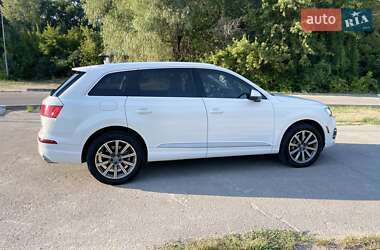 Внедорожник / Кроссовер Audi Q7 2016 в 