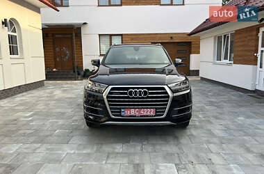 Внедорожник / Кроссовер Audi Q7 2017 в 