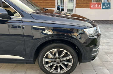 Внедорожник / Кроссовер Audi Q7 2017 в 
