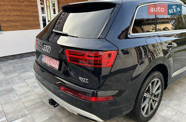 Внедорожник / Кроссовер Audi Q7 2017 в 