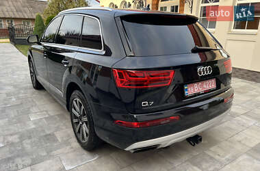 Внедорожник / Кроссовер Audi Q7 2017 в 