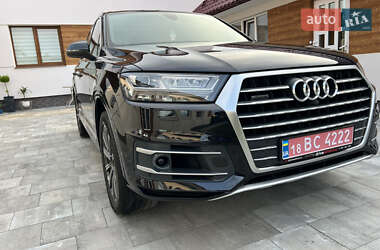 Внедорожник / Кроссовер Audi Q7 2017 в 