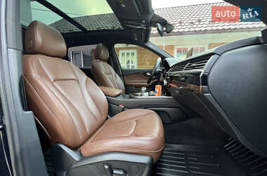 Внедорожник / Кроссовер Audi Q7 2017 в 