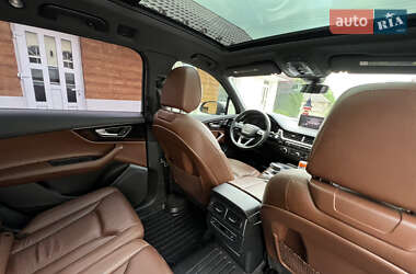 Внедорожник / Кроссовер Audi Q7 2017 в 