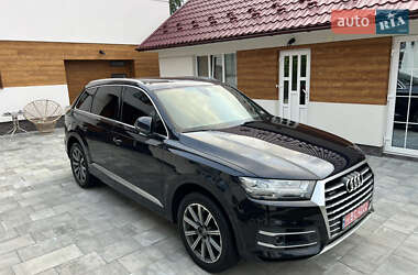Внедорожник / Кроссовер Audi Q7 2017 в 