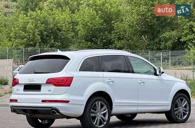 Внедорожник / Кроссовер Audi Q7 2015 в 