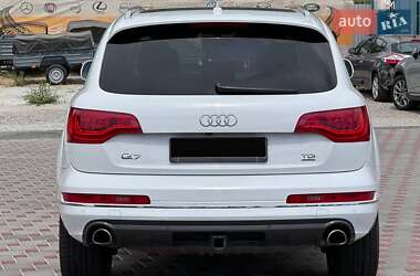 Внедорожник / Кроссовер Audi Q7 2015 в 