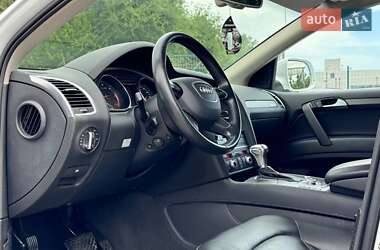 Внедорожник / Кроссовер Audi Q7 2015 в 