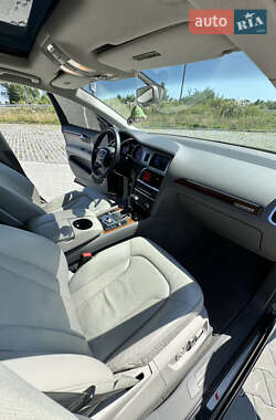 Внедорожник / Кроссовер Audi Q7 2013 в 