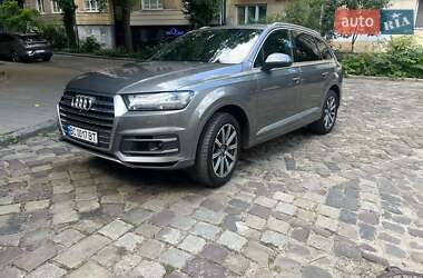 Внедорожник / Кроссовер Audi Q7 2017 в 