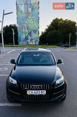 Внедорожник / Кроссовер Audi Q7 2015 в 