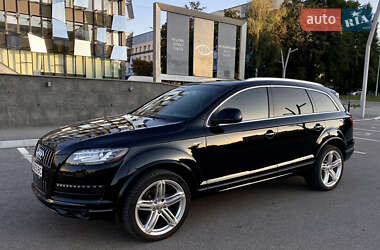 Внедорожник / Кроссовер Audi Q7 2015 в 