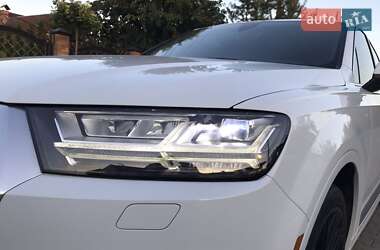 Позашляховик / Кросовер Audi Q7 2016 в 