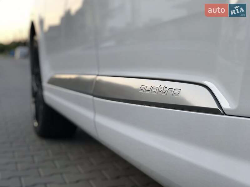 Внедорожник / Кроссовер Audi Q7 2016 в Луцке