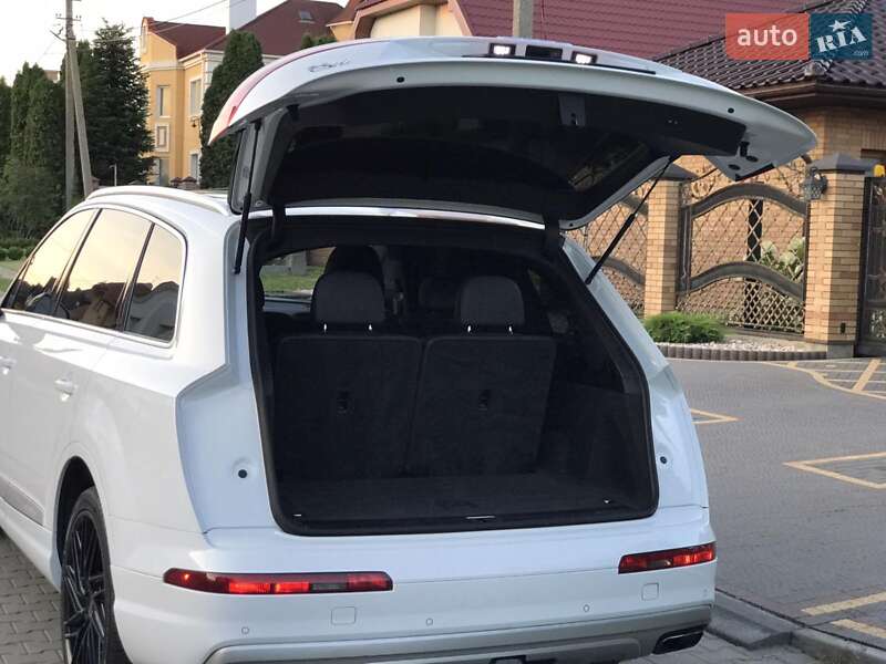 Внедорожник / Кроссовер Audi Q7 2016 в Луцке