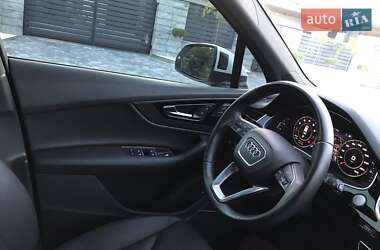 Позашляховик / Кросовер Audi Q7 2016 в 