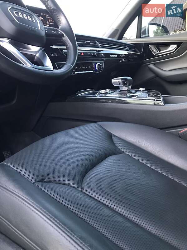 Внедорожник / Кроссовер Audi Q7 2016 в Луцке