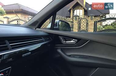 Позашляховик / Кросовер Audi Q7 2016 в 