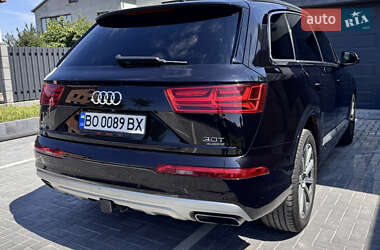 Позашляховик / Кросовер Audi Q7 2017 в 