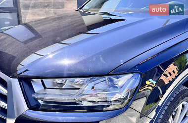 Позашляховик / Кросовер Audi Q7 2017 в 