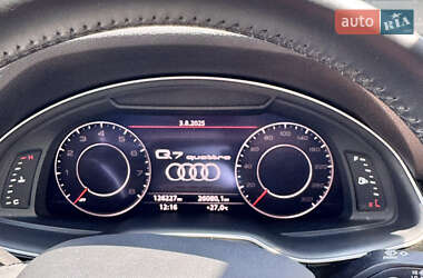 Позашляховик / Кросовер Audi Q7 2017 в 