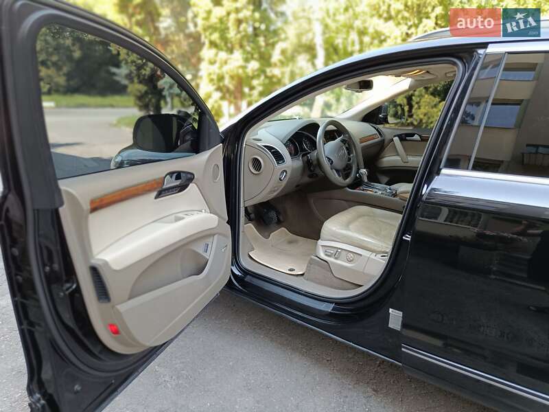 Внедорожник / Кроссовер Audi Q7 2014 в Ровно
