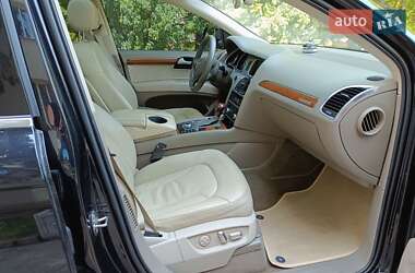 Внедорожник / Кроссовер Audi Q7 2014 в 