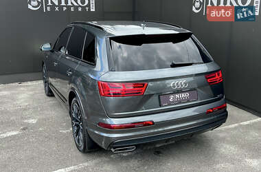 Внедорожник / Кроссовер Audi Q7 2015 в 