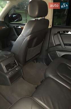 Внедорожник / Кроссовер Audi Q7 2015 в 