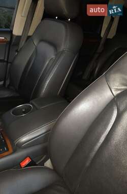 Внедорожник / Кроссовер Audi Q7 2015 в 