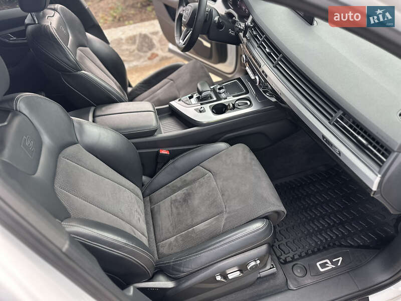 Позашляховик / Кросовер Audi Q7 2018 в Києві