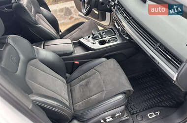 Внедорожник / Кроссовер Audi Q7 2018 в 