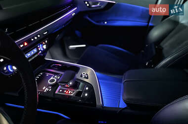 Внедорожник / Кроссовер Audi Q7 2018 в 