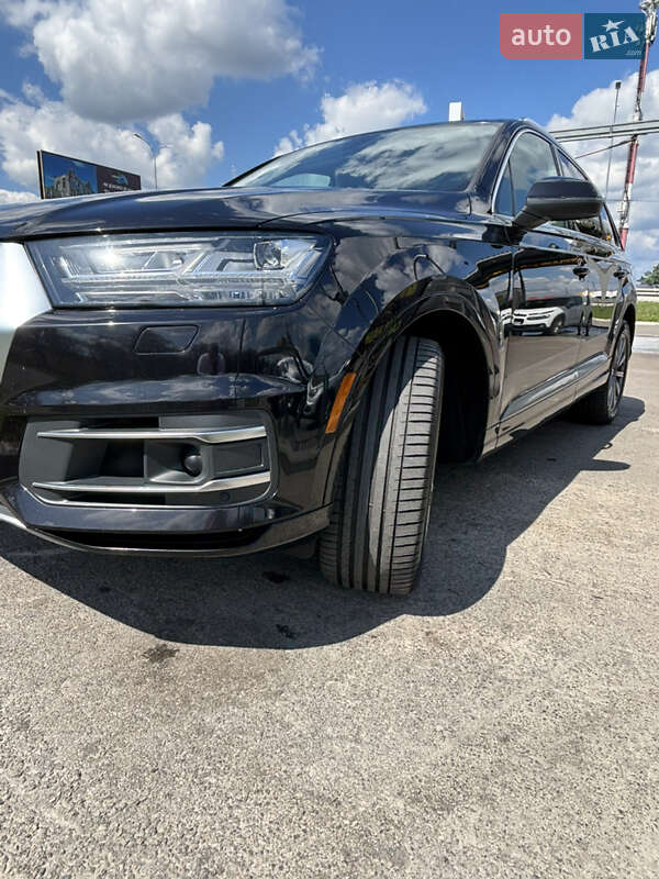 Позашляховик / Кросовер Audi Q7 2018 в Києві