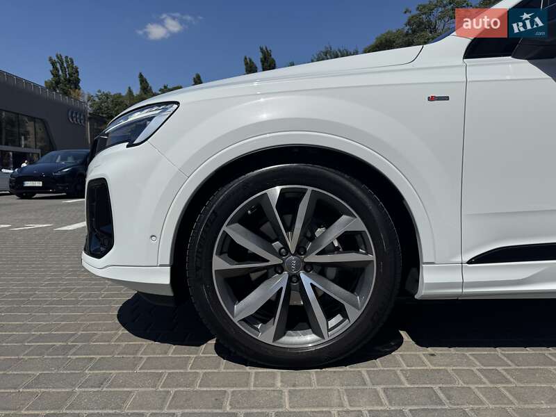 Внедорожник / Кроссовер Audi Q7 2025 в Одессе