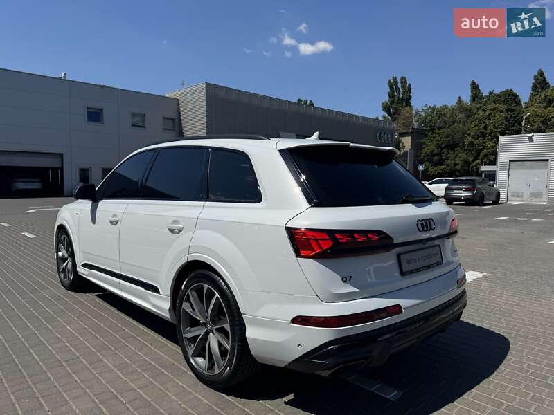 Внедорожник / Кроссовер Audi Q7 2025 в Одессе