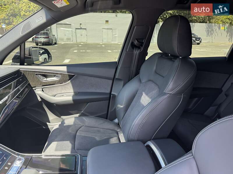 Внедорожник / Кроссовер Audi Q7 2025 в Одессе