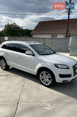 Внедорожник / Кроссовер Audi Q7 2015 в 