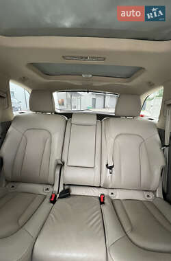 Внедорожник / Кроссовер Audi Q7 2015 в 