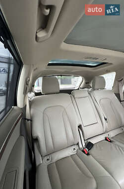 Внедорожник / Кроссовер Audi Q7 2015 в 