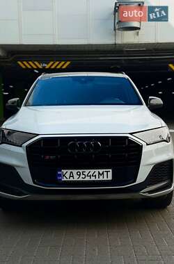 Внедорожник / Кроссовер Audi Q7 2020 в 