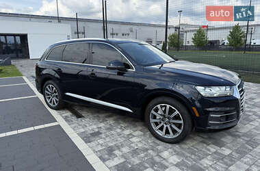 Внедорожник / Кроссовер Audi Q7 2016 в 