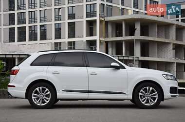 Внедорожник / Кроссовер Audi Q7 2019 в 