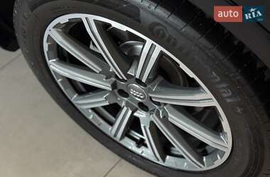 Внедорожник / Кроссовер Audi Q7 2017 в 