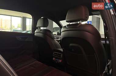 Внедорожник / Кроссовер Audi Q7 2017 в 