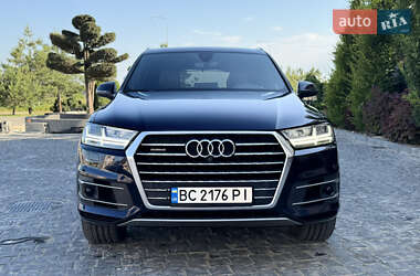 Внедорожник / Кроссовер Audi Q7 2017 в 