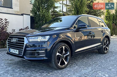 Внедорожник / Кроссовер Audi Q7 2017 в 