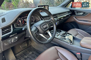 Внедорожник / Кроссовер Audi Q7 2017 в 