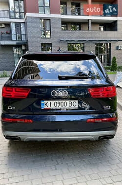 Внедорожник / Кроссовер Audi Q7 2016 в 